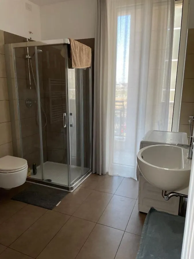 Confortevole Bilocale In Largo Marinai D'Italia Milaan